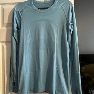 Lululemon Swiftly Tech Long Sleeve Shirt Athletic Top, in blue